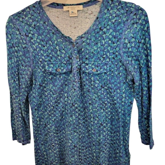 Liz Clayborne Petite Small Rayon Blue Print Top Pockets Button Neck Silky Feel - Picture 3 of 8